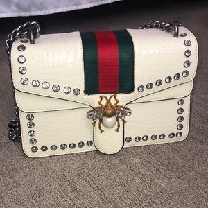 Stylish crossbody/shoulder bag